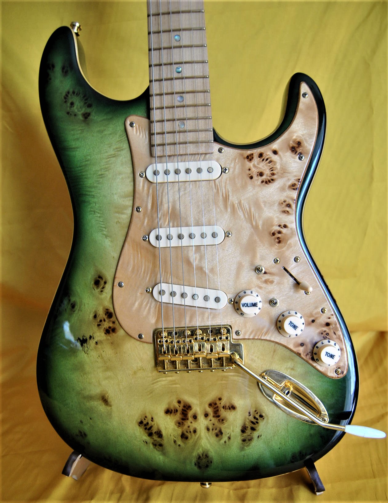 strat traditional body front